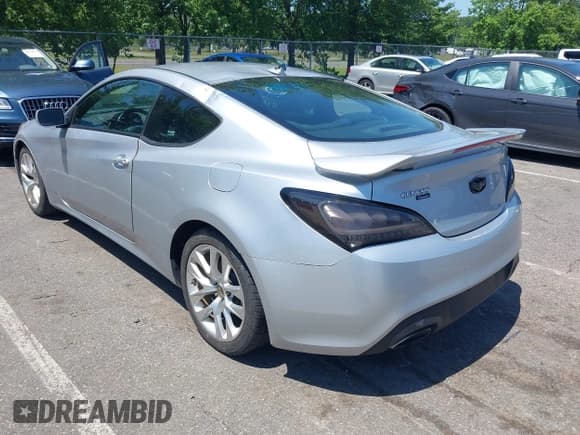 ✅ 2013 Hyundai Genesis Coupe 2.0T • VIN: KMHHT6KD8DU082972 • Lot: 42576823. Wystawiony na IAAI z przebiegiem 89 091 mil. Bezpłatny archiwum sprzedaży aukcyjnych z USA i szczegółowy raport historii pojazdu na DreamBid. Zdjęcie 3.