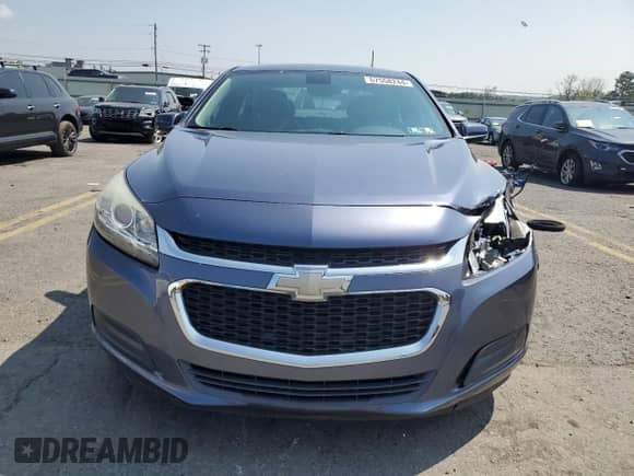 ✅ 2014 Chevrolet Malibu LT • VIN: 1G11C5SL4EF283239 • Lot: 67558244. Wystawiony na Copart z przebiegiem 62 077 mil mil. Skorzystaj z bezpłatnego archiwum sprzedaży aukcyjnych z USA i zobacz szczegółowy raport historii pojazdu na DreamBid. Zdjęcie 5.