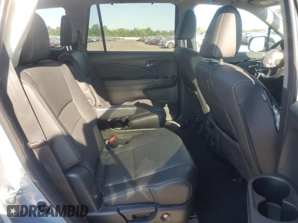 ✅ 2022 Honda Pilot Touring 7-Passenger • VIN: 5FNYF6H63NB077922 • Lot: 69424205. Listed on Copart with 32,813 mi. Free auction sales archive from the USA and detailed vehicle history report at DreamBid. Image 11.