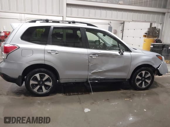 ✅ 2017 Subaru Forester Limited • VIN: JF2SJAJC9HH480591 • Lot: 43598940. Wystawiony na IAAI z przebiegiem 21 431 mil. Bezpłatny archiwum sprzedaży aukcyjnych z USA i szczegółowy raport historii pojazdu na DreamBid. Zdjęcie 13.