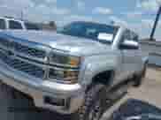 2015 Chevrolet Silverado 1500 LT z VIN 1GCUKREC7FF202620, wystawiony jako IAAI lot #43074699 z przebiegiem Nie podano mil oraz . Historia ofert i sprzedaży dostępna na DreamBid. Obrazek 17.