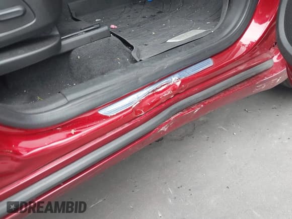 ✅ 2023 Chevrolet Traverse High Country • VIN: 1GNEVNKW9PJ242335 • Lot: 42415467. Wystawiony na IAAI z przebiegiem 25 855 mil. Bezpłatny archiwum sprzedaży aukcyjnych z USA i szczegółowy raport historii pojazdu na DreamBid. Zdjęcie 19.