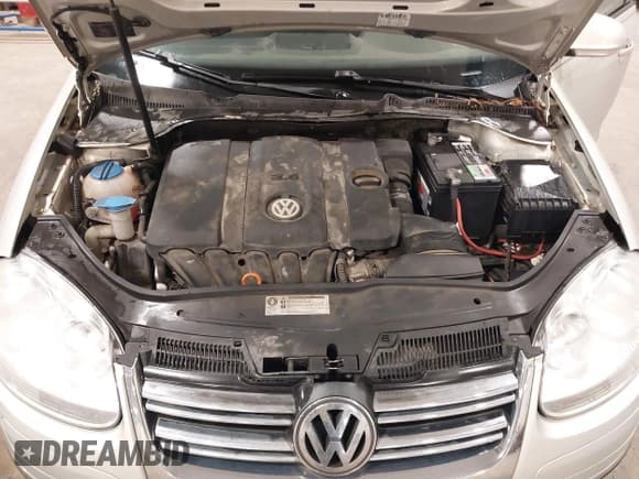 ✅ 2010 Volkswagen Jetta Limited Edition • VIN: 3VWRX7AJ1AM165859 • Lot: 42269603. Listed on IAAI with 93,615 mi. Free auction sales archive from the USA and detailed vehicle history report at DreamBid. Image 10.