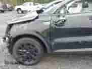 2022 Kia Sorento X-Line S z VIN 5XYRLDLC3NG085283, wystawiony jako IAAI lot #43289881 z przebiegiem 59 393 mil mil oraz . Historia ofert i sprzedaży dostępna na DreamBid. Obrazek 6.