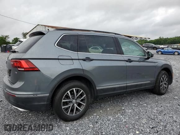 ✅ 2018 Volkswagen Tiguan SEL • VIN: 3VV3B7AX6JM202210 • Lot: 54373505. Wystawiony na Copart z przebiegiem 159 638 mil. Bezpłatny archiwum sprzedaży aukcyjnych z USA i szczegółowy raport historii pojazdu na DreamBid. Zdjęcie 3.