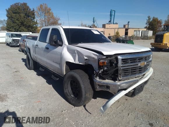 ✅ 2014 Chevrolet Silverado 1500 LT • VIN: 1GCUKREC1EF193525 • Lot: 34765327. Wystawiony na IAAI z przebiegiem 220 965 mil. Bezpłatny archiwum sprzedaży aukcyjnych z USA i szczegółowy raport historii pojazdu na DreamBid. Zdjęcie 6.