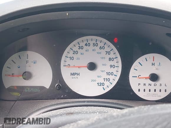 ✅ 2005 Dodge Caravan SE • VIN: 1D4GP25B75B142019 • Lot: 43391395. Wystawiony na IAAI z przebiegiem 66 986 mil. Bezpłatny archiwum sprzedaży aukcyjnych z USA i szczegółowy raport historii pojazdu na DreamBid. Zdjęcie 7.