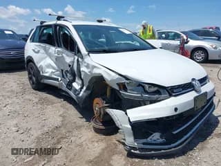 ✅ 2019 Volkswagen Golf S • VIN: 3VWH17AU5KM518869 • Lot: 42457303. Wystawiony na IAAI z przebiegiem 101 107 mil. Bezpłatny archiwum sprzedaży aukcyjnych z USA i szczegółowy raport historii pojazdu na DreamBid. Zdjęcie 1.