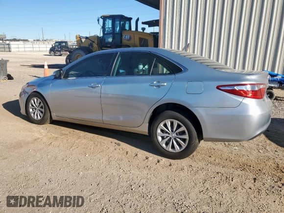 2015 Toyota Camry LE with VIN 4T4BF1FK4FR467561, listed as a Copart auction lot 90633485 with 183,799 mi miles and Clean title. Bid and sale history available at DreamBid. Image 2.