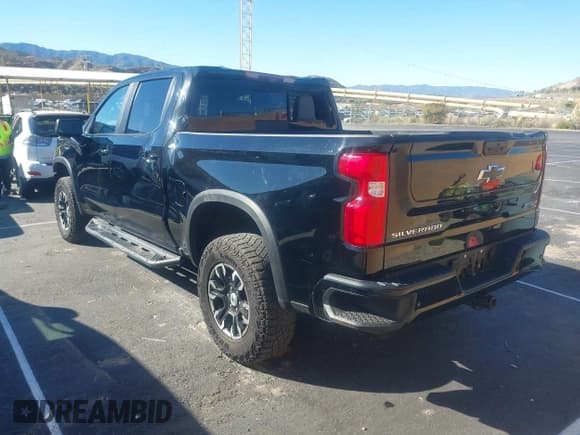 ✅ 2022 Chevrolet Silverado 1500 ZR2 • VIN: 3GCUDHELXNG599564 • Лот: 43528446. Опубликован ранее на IAAI с пробегом 36 704 миль. Бесплатный доступ к архиву аукционных продаж из США и подробный отчёт об истории автомобиля на DreamBid. Изображение 3.