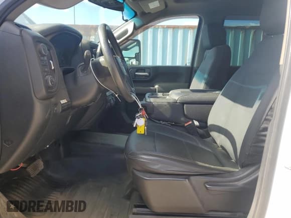 ✅ 2020 Chevrolet Silverado 2500HD Work Truck • VIN: 1GC1YLE74LF260780 • Lot: 69373975. Wystawiony na Copart z przebiegiem 106 979 mil. Bezpłatny archiwum sprzedaży aukcyjnych z USA i szczegółowy raport historii pojazdu na DreamBid. Zdjęcie 7.