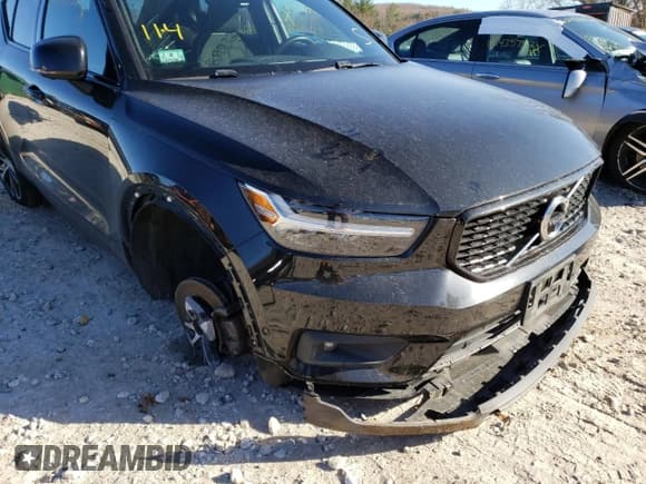 ✅ 2019 Volvo XC40 R-Design • VIN: YV4162UM4K2141802 • Lot: 65868032. Listed on Copart with 51,742 mi. Free auction sales archive from the USA and detailed vehicle history report at DreamBid. Image 9.