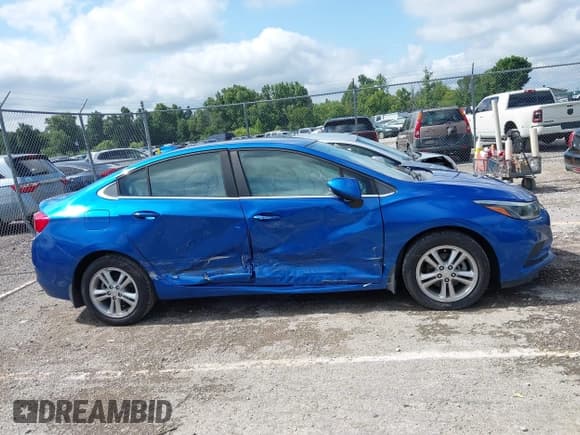 ✅ 2017 Chevrolet Cruze LT • VIN: 1G1BE5SM4H7236038 • Лот: 42935801. Опубликован ранее на IAAI с пробегом 112 882 миль. Бесплатный доступ к архиву аукционных продаж из США и подробный отчёт об истории автомобиля на DreamBid. Изображение 13.
