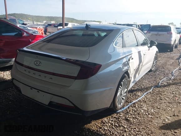 ✅ 2021 Hyundai Sonata Limited • VIN: KMHL54JJ8MA021977 • Lot: 43309202. Listed on IAAI with 127,880 mi. Free auction sales archive from the USA and detailed vehicle history report at DreamBid. Image 4.