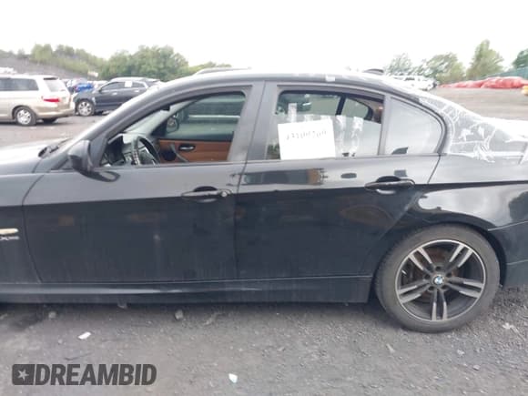 ✅ 2011 BMW 3 Series 328i xDrive • VIN: WBAPK5C58BF123989 • Lot: 43109269. Listed on IAAI with 168,541 mi. Free auction sales archive from the USA and detailed vehicle history report at DreamBid. Image 14.