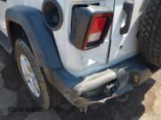 ✅ 2018 Jeep Wrangler Unlimited Sport • VIN: 1C4HJXDG4JW319142 • Lot: 42702550. Wystawiony na IAAI z przebiegiem 72 023 mil. Bezpłatny archiwum sprzedaży aukcyjnych z USA i szczegółowy raport historii pojazdu na DreamBid. Zdjęcie 6.