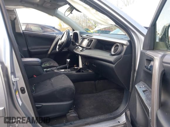 ✅ 2018 Toyota RAV4 XLE • VIN: JTMRFREV8JJ252606 • Лот: 43615455. Опубликован ранее на IAAI с пробегом 48 123 миль. Бесплатный доступ к архиву аукционных продаж из США и подробный отчёт об истории автомобиля на DreamBid. Изображение 5.