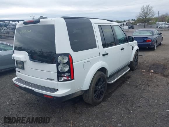 ✅ 2016 Land Rover LR4 HSE Lux • VIN: SALAK2V61GA793233 • Lot: 41940170. Listed on IAAI with 150,635 mi. Free auction sales archive from the USA and detailed vehicle history report at DreamBid. Image 4.