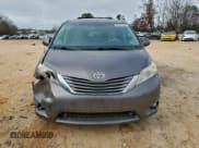 ✅ 2012 Toyota Sienna XLE • VIN: 5TDYK3DC5CS255778 • Lot: 94214015. Listed on Copart with 114,207 mi. Free auction sales archive from the USA and detailed vehicle history report at DreamBid. Image 5.