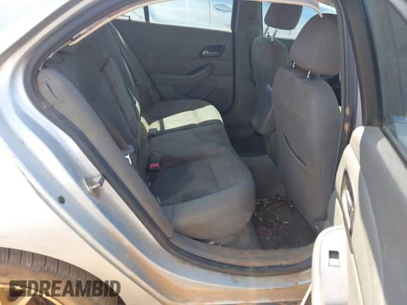 2013 Chevrolet Malibu LS z VIN 1G11A5SA9DF289623, wystawiony jako IAAI lot #42799545 z przebiegiem 188 436 mil mil oraz . Historia ofert i sprzedaży dostępna na DreamBid. Obrazek 8.