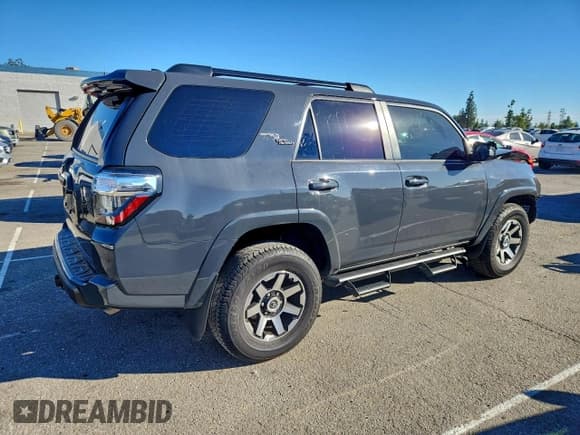 ✅ 2024 Toyota 4Runner TRD Off Road Premium • VIN: JTERU5JR8R6260805 • Lot: 94669385. Listed on Copart with 10,975 mi. Free auction sales archive from the USA and detailed vehicle history report at DreamBid. Image 3.