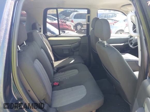 ✅ 2005 Mercury Mountaineer Convenience • VIN: 4M2ZU86K75UJ02554 • Lot: 42071767. Listed on IAAI with 224,432 mi. Free auction sales archive from the USA and detailed vehicle history report at DreamBid. Image 8.