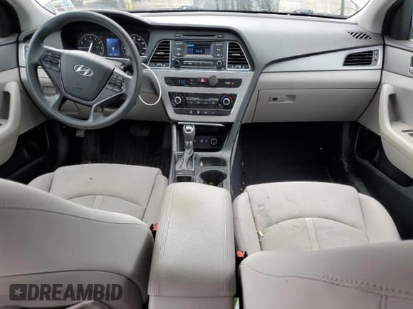 ✅ 2015 Hyundai Sonata SE • VIN: 5NPE24AF8FH149228 • Lot: 57872515. Wystawiony na Copart z przebiegiem 136 628 mil. Bezpłatny archiwum sprzedaży aukcyjnych z USA i szczegółowy raport historii pojazdu na DreamBid. Zdjęcie 8.