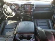 ✅ 2024 Ram 1500 Laramie • VIN: 1C6SRFJT4RN185705 • Лот: 85873125. Опубликован ранее на Copart с пробегом 28 636 миль. Бесплатный доступ к архиву аукционных продаж из США и подробный отчёт об истории автомобиля на DreamBid. Изображение 8.
