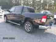2020 Ram 1500 Big Horn z VIN 1C6SRFFT8LN201310, wystawiony jako IAAI lot #43125240 z przebiegiem 83 796 mil mil oraz . Historia ofert i sprzedaży dostępna na DreamBid. Obrazek 3.