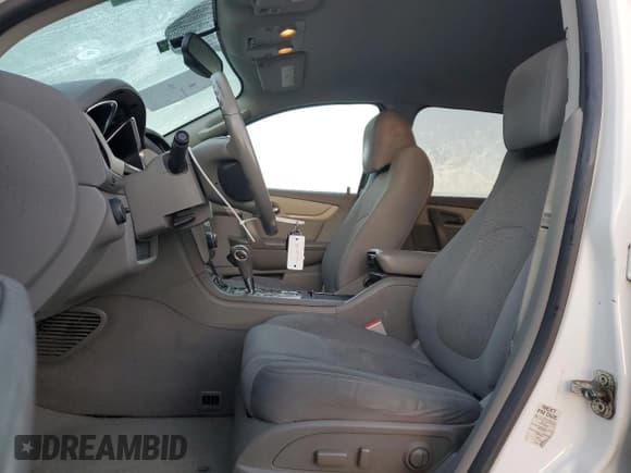 ✅ 2017 Chevrolet Traverse LT • VIN: 1GNKRHKD1HJ270767 • Lot: 86884925. Wystawiony na Copart z przebiegiem 172 863 mil. Bezpłatny archiwum sprzedaży aukcyjnych z USA i szczegółowy raport historii pojazdu na DreamBid. Zdjęcie 7.