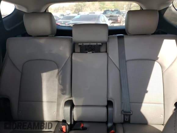 ✅ 2018 Hyundai Santa Fe Limited • VIN: 5XYZUDLA3JG543300 • Лот: 42320383. Опубликован ранее на Copart с пробегом 58 552 миль. Бесплатный доступ к архиву аукционных продаж из США и подробный отчёт об истории автомобиля на DreamBid. Изображение 10.