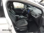 ✅ 2022 Ford Edge SEL • VIN: 2FMPK4J96NBA59780 • Lot: 41940804. Wystawiony na IAAI z przebiegiem 77 325 mil. Bezpłatny archiwum sprzedaży aukcyjnych z USA i szczegółowy raport historii pojazdu na DreamBid. Zdjęcie 5.