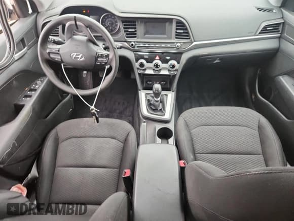 ✅ 2019 Hyundai Elantra SE • VIN: 5NPD74LF3KH457895 • Lot: 90535985. Listed on Copart with 30,390 mi. Free auction sales archive from the USA and detailed vehicle history report at DreamBid. Image 8.