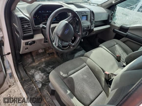 ✅ 2018 Ford F-150 XL • VIN: 1FTMF1CP2JKD88871 • Lot: 84925525. Listed on Copart with 121,981 mi. Free auction sales archive from the USA and detailed vehicle history report at DreamBid. Image 8.