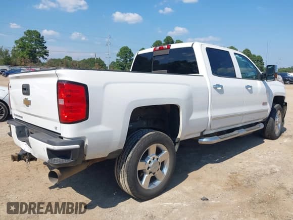 ✅ 2017 Chevrolet Silverado 2500HD LT • VIN: 1GC1KVEY9HF181540 • Lot: 43017957. Listed on IAAI with 198,394 mi. Free auction sales archive from the USA and detailed vehicle history report at DreamBid. Image 4.