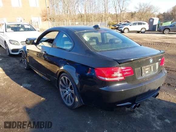 ✅ 2009 BMW M3 • VIN: WBSWD93519P361082 • Lot: 41642034. Listed on IAAI with 105,742 mi. Free auction sales archive from the USA and detailed vehicle history report at DreamBid. Image 3.