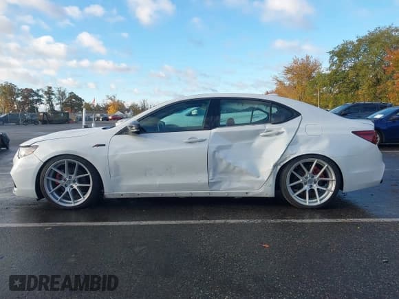 ✅ 2019 Acura TLX w/A-Spec Pkg • VIN: 19UUB1F6XKA005282 • Лот: 43487848. Опубликован ранее на IAAI с пробегом 83 849 миль. Бесплатный доступ к архиву аукционных продаж из США и подробный отчёт об истории автомобиля на DreamBid. Изображение 14.