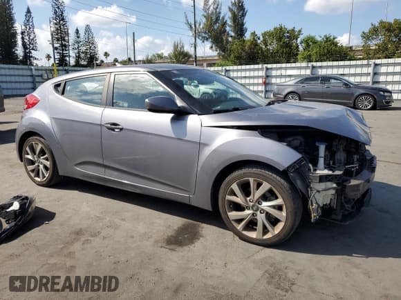 ✅ 2016 Hyundai Veloster • VIN: KMHTC6AD3GU269102 • Lot: 49149075. Wystawiony na Copart z przebiegiem 103 257 mil. Bezpłatny archiwum sprzedaży aukcyjnych z USA i szczegółowy raport historii pojazdu na DreamBid. Zdjęcie 4.