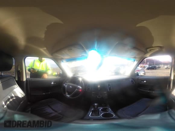 ✅ 2019 Ford Flex Limited • VIN: 2FMHK6D89KBA06070 • Lot: 43748528. Wystawiony na IAAI z przebiegiem 78 518 mil. Bezpłatny archiwum sprzedaży aukcyjnych z USA i szczegółowy raport historii pojazdu na DreamBid. Zdjęcie 19.