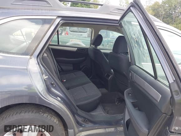 ✅ 2015 Subaru Outback 2.5i • VIN: 4S4BSAAC3F3233343 • Lot: 43233993. Wystawiony na IAAI z przebiegiem 214 021 mil. Bezpłatny archiwum sprzedaży aukcyjnych z USA i szczegółowy raport historii pojazdu na DreamBid. Zdjęcie 8.