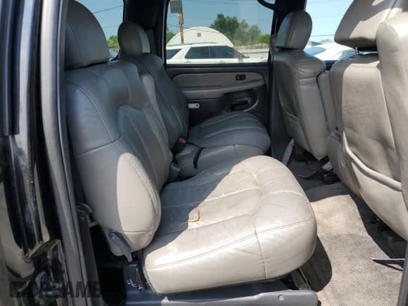 ✅ 2002 Chevrolet Suburban Z71 • VIN: 3GNFK16Z92G328507 • Лот: 65839945. Опубликован ранее на Copart с пробегом 235 047 миль. Бесплатный доступ к архиву аукционных продаж из США и подробный отчёт об истории автомобиля на DreamBid. Изображение 11.