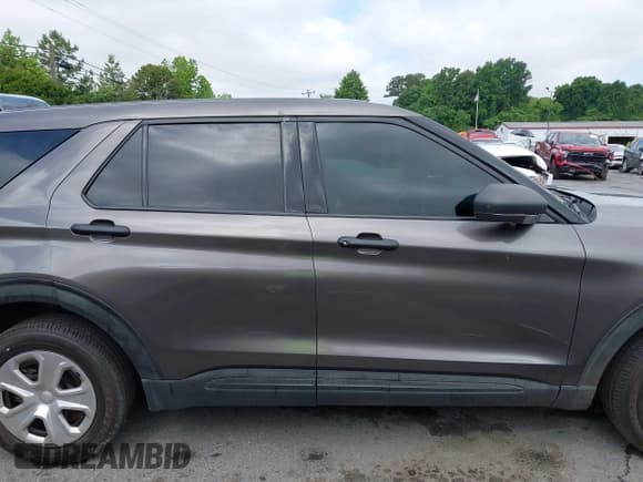 ✅ 2021 Ford Police Interceptor Utility • VIN: 1FM5K8AB7MGC21974 • Lot: 42180948. Wystawiony na IAAI z przebiegiem 57 961 mil. Bezpłatny archiwum sprzedaży aukcyjnych z USA i szczegółowy raport historii pojazdu na DreamBid. Zdjęcie 13.