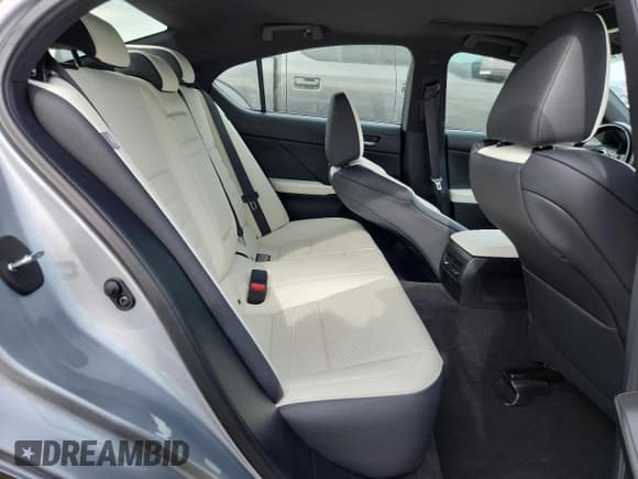 ✅ 2021 Lexus IS 350 F Sport • VIN: JTHGZ1B25M5041062 • Lot: 92297215. Wystawiony na Copart z przebiegiem 36 049 mil. Bezpłatny archiwum sprzedaży aukcyjnych z USA i szczegółowy raport historii pojazdu na DreamBid. Zdjęcie 10.