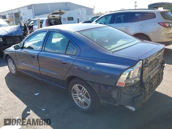 ✅ 2006 Volvo S60 2.5L Turbo • VIN: YV1RS592X62543608 • Lot: 43493308. Wystawiony na IAAI z przebiegiem 185 918 mil. Bezpłatny archiwum sprzedaży aukcyjnych z USA i szczegółowy raport historii pojazdu na DreamBid. Zdjęcie 14.