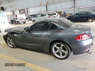 ✅ 2015 BMW Z4 sDrive28i • VIN: WBALL5C52FP557059 • Lot: 71438184. Wystawiony na Copart z przebiegiem Nie podano. Bezpłatny archiwum sprzedaży aukcyjnych z USA i szczegółowy raport historii pojazdu na DreamBid. Zdjęcie 2.