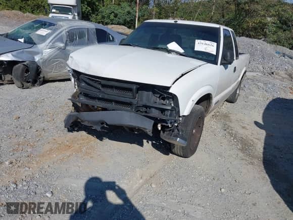 1998 Chevrolet S-10 LS with VIN 1GCCS19X6W8196808, listed as a IAAI auction lot 43146626 with 266,201 mi miles and . Bid and sale history available at DreamBid. Image 6.