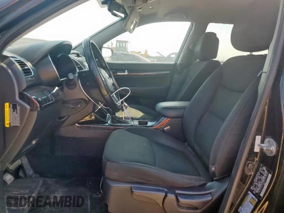 ✅ 2014 Kia Sorento LX • VIN: 5XYKT3A64EG515900 • Lot: 84643455. Listed on Copart with 129,839 mi. Free auction sales archive from the USA and detailed vehicle history report at DreamBid. Image 7.