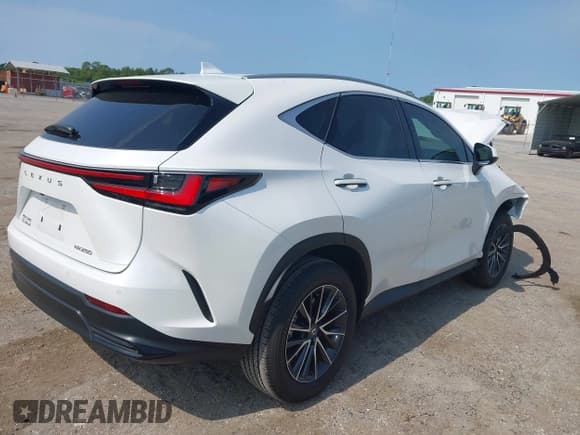 ✅ 2025 Lexus NX 250 Premium • VIN: 2T2GDCAZ0SC017127 • Lot: 42325758. Wystawiony na IAAI z przebiegiem 9 735 mil. Bezpłatny archiwum sprzedaży aukcyjnych z USA i szczegółowy raport historii pojazdu na DreamBid. Zdjęcie 4.