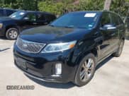 ✅ 2014 Kia Sorento SX Limited • VIN: 5XYKW4A70EG499832 • Lot: 43204101. Listed on IAAI with 158,890 mi. Free auction sales archive from the USA and detailed vehicle history report at DreamBid. Image 2.