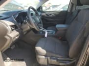 ✅ 2021 Chevrolet Traverse LS • VIN: 1GNERFKW2MJ222790 • Lot: 70707025. Wystawiony na Copart z przebiegiem 110 279 mil. Bezpłatny archiwum sprzedaży aukcyjnych z USA i szczegółowy raport historii pojazdu na DreamBid. Zdjęcie 7.